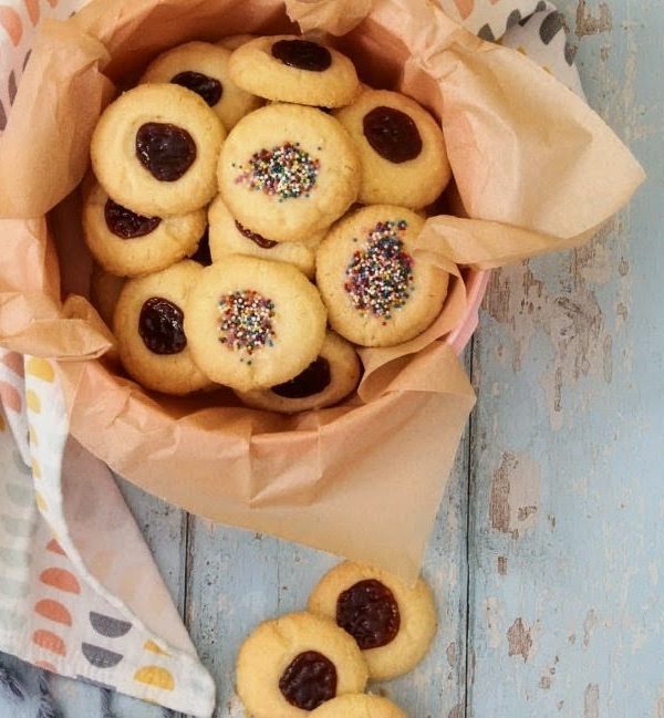 Mantecaditos (shortbread cookies)
